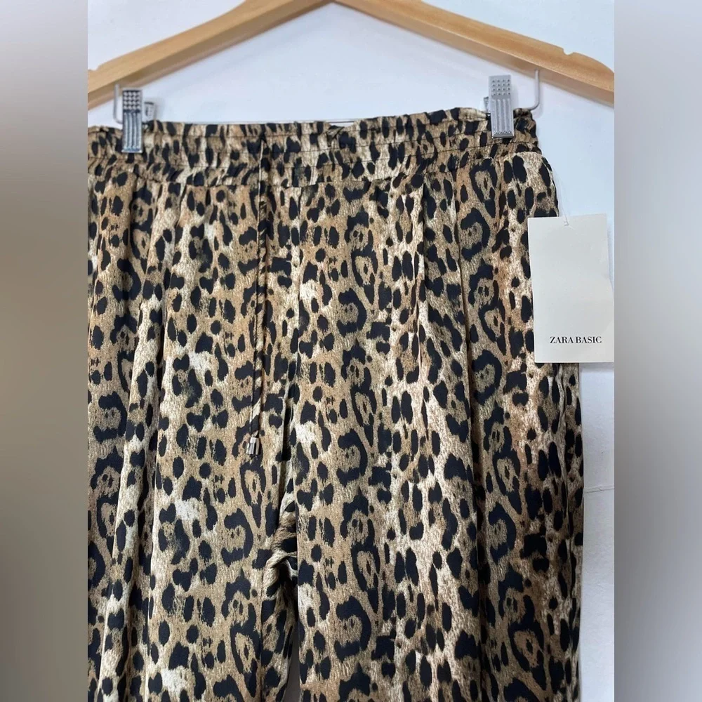 NWT, Zara cheetah jogger pants, size medium